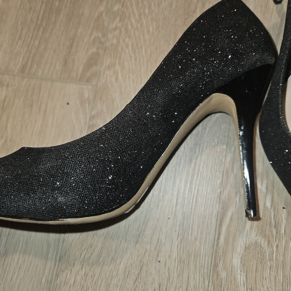 Le Chateau Black Glitter Heels - Picture 4 of 7
